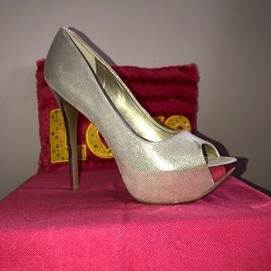 Ladies Shoes